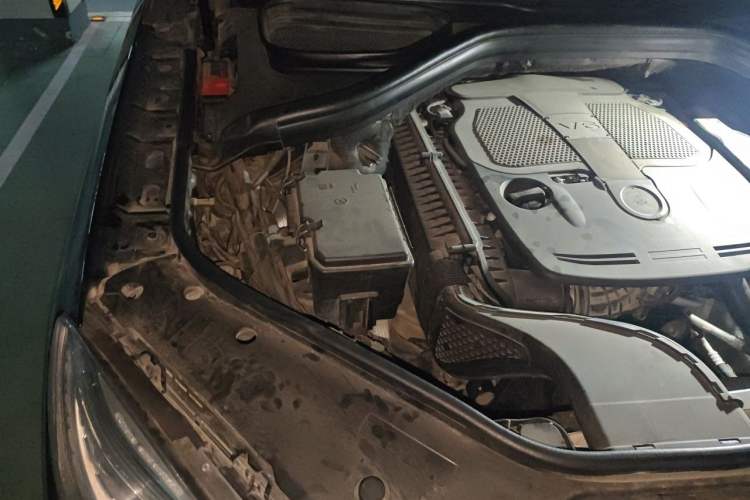 Used Mercedes-Benz M-Class 2012 ML 350 Luxury Edition Engine Bay Right