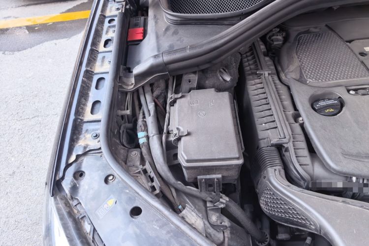 Used Mercedes-Benz M-Class 2012 ML 350 Luxury Edition Engine Bay Right