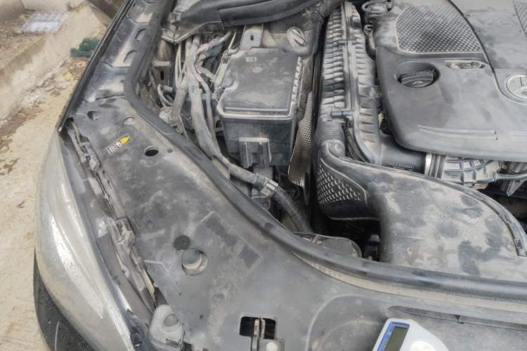 Used Mercedes-Benz M-Class 2012 ML 350 Luxury Edition Engine Bay Right