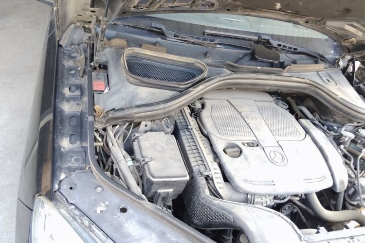 Used Mercedes-Benz M-Class 2012 ML 350 Luxury Edition Engine Bay Right