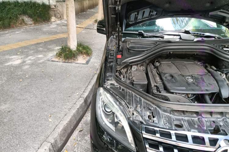 Used Mercedes-Benz M-Class 2012 ML 350 Sport Edition Engine Bay Right