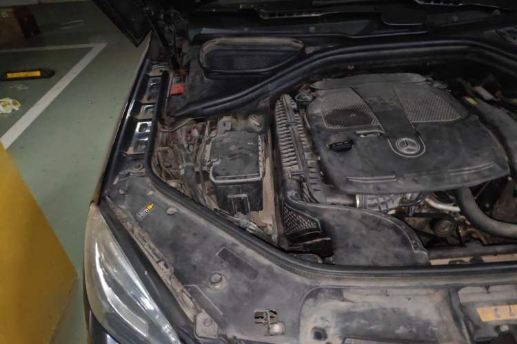 Used Mercedes-Benz M-Class 2012 ML 300 Engine Bay Right
