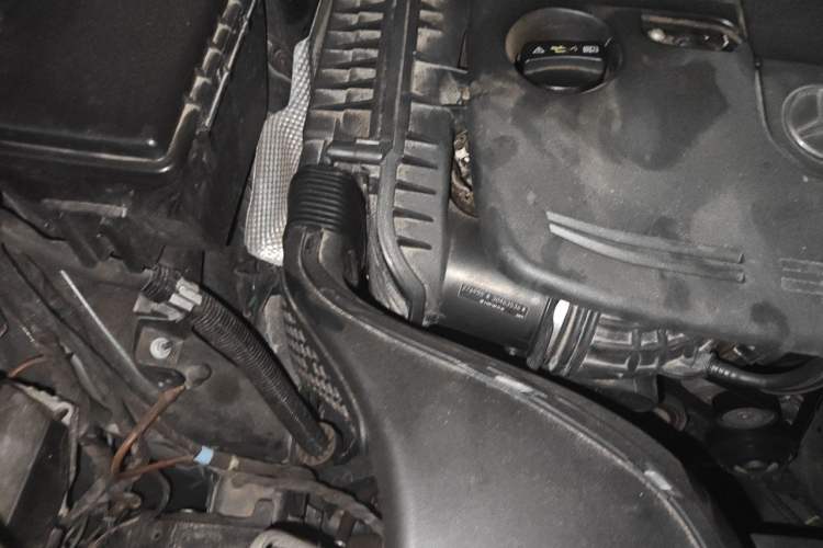 Used Mercedes-Benz M-Class 2012 ML 350 Sport Edition Engine Bay Right