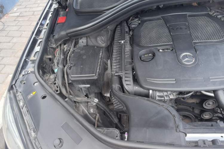 Used Mercedes-Benz M-Class 2012 ML 350 Luxury Edition Engine Bay Right