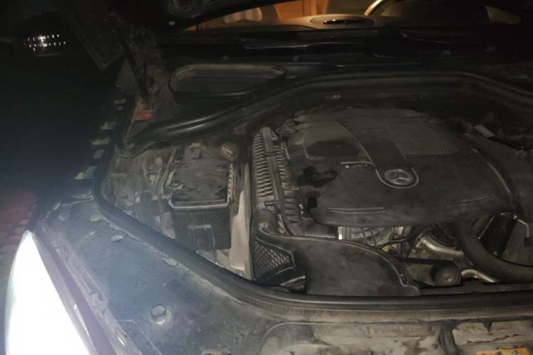 Used Mercedes-Benz M-Class 2012 ML 300 Engine Bay Right