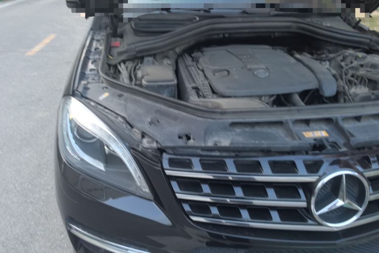 Used Mercedes-Benz M-Class 2012 ML 350 Luxury Edition Engine Bay Right