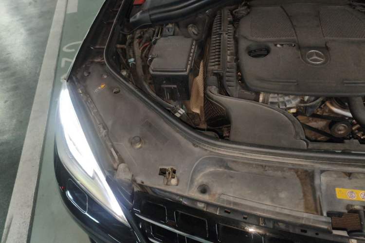 Used Mercedes-Benz M-Class 2012 ML 350 Luxury Edition Engine Bay Right
