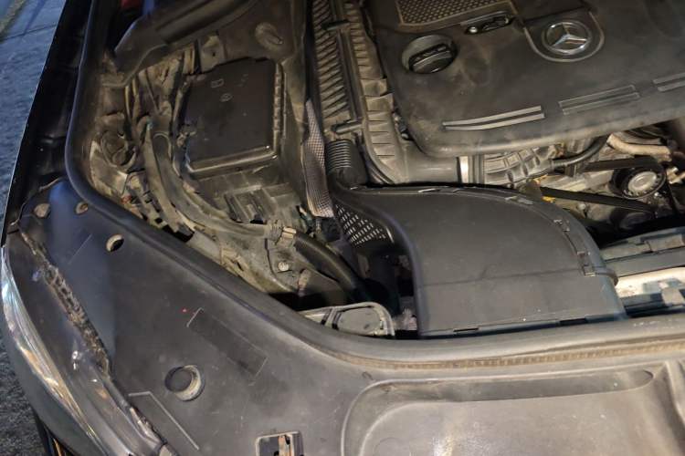 Used Mercedes-Benz M-Class 2012 ML 350 Luxury Edition Engine Bay Right