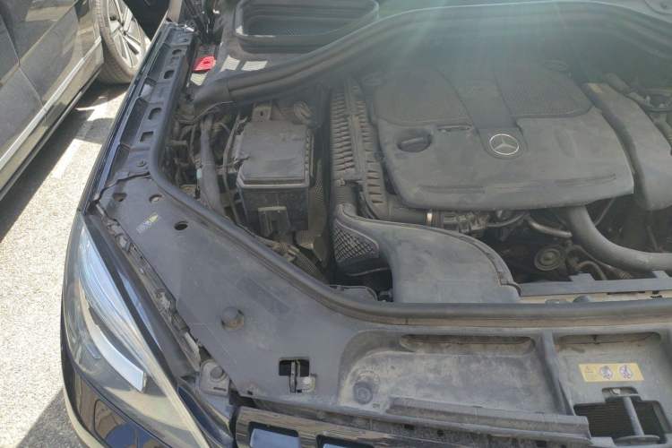 Used Mercedes-Benz M-Class 2012 ML 300 Engine Bay Right