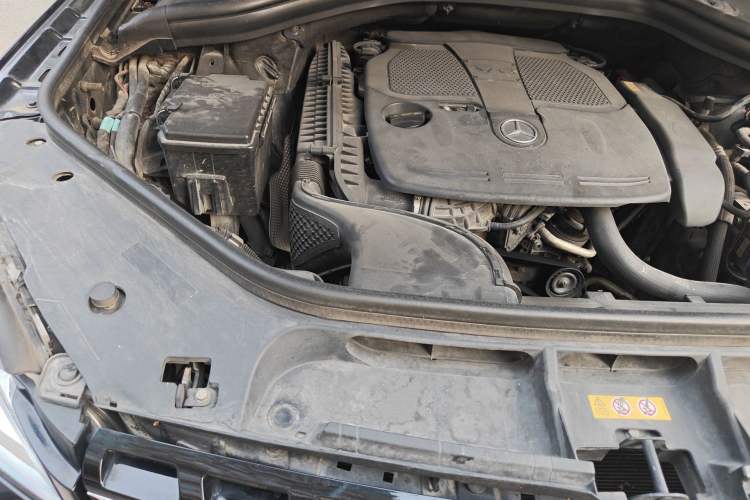 Used Mercedes-Benz M-Class 2012 ML 350 Sport Edition Engine Bay Right