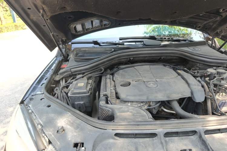 Used Mercedes-Benz M-Class 2012 ML 300 Engine Bay Right