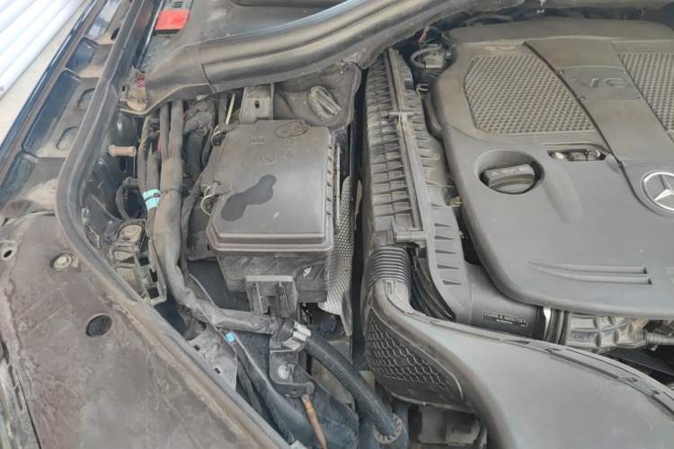 Used Mercedes-Benz M-Class 2012 ML 350 Sport Edition Engine Bay Right