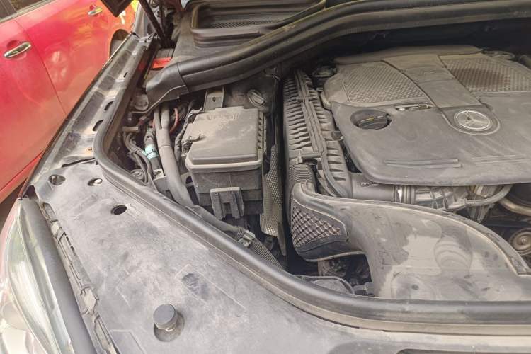 Used Mercedes-Benz M-Class 2012 ML 350 Sport Edition Engine Bay Right