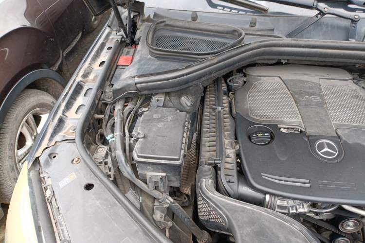 Used Mercedes-Benz M-Class 2012 ML 350 Luxury Edition Engine Bay Right