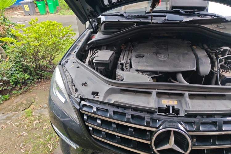 Used Mercedes-Benz M-Class 2012 ML 350 Luxury Edition Engine Bay Right