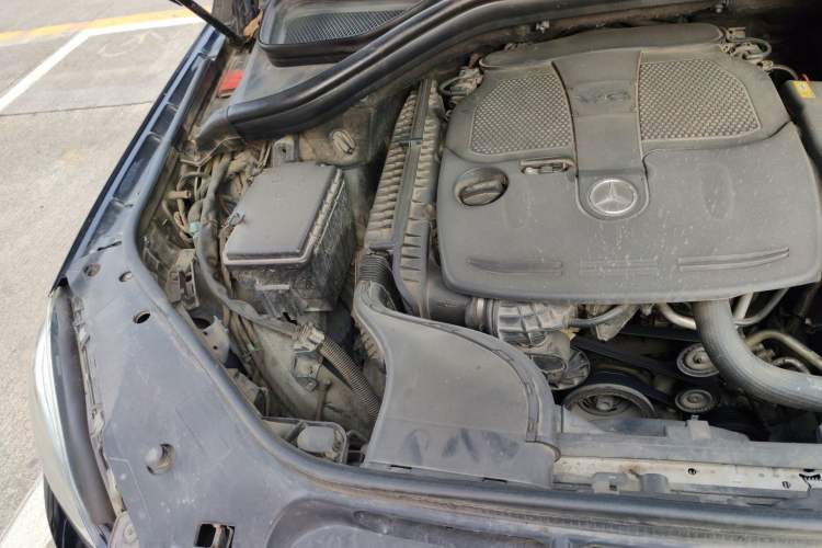 Used Mercedes-Benz M-Class 2012 ML 350 Sport Edition Engine Bay Right