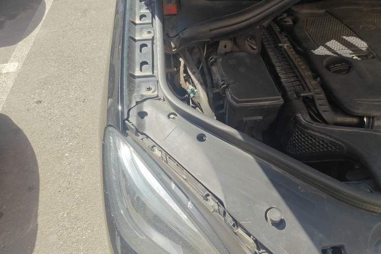 Used Mercedes-Benz M-Class 2012 ML 350 Luxury Edition Engine Bay Right