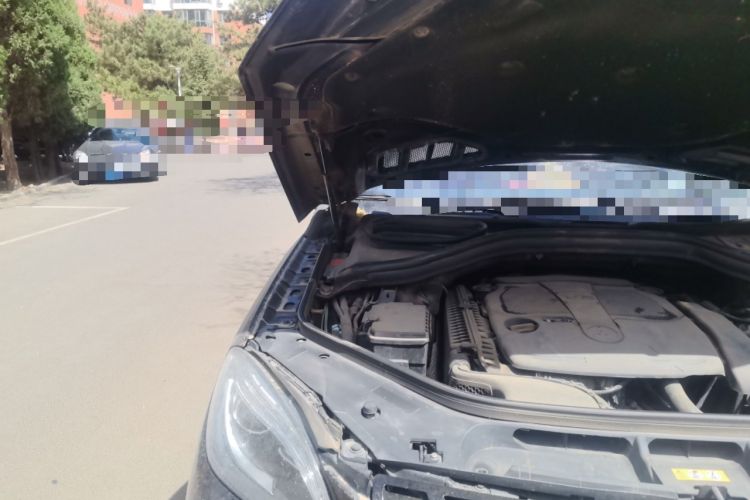 Used Mercedes-Benz M-Class 2012 ML 350 Luxury Edition Engine Bay Right
