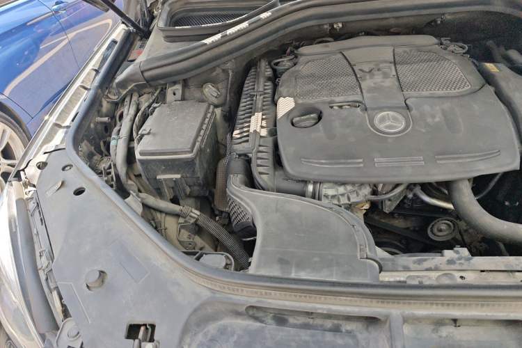 Used Mercedes-Benz M-Class 2012 ML 350 Sport Edition Engine Bay Right