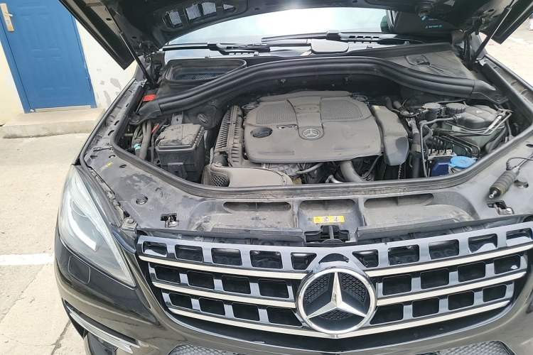 Used Mercedes-Benz M-Class 2012 ML 350 Sport Edition Engine Bay Right
