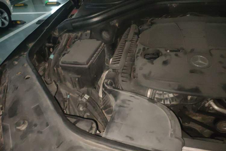 Used Mercedes-Benz M-Class 2012 ML 300 Engine Bay Right