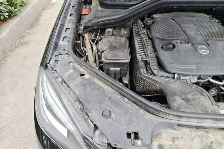 Used Mercedes-Benz M-Class 2012 ML 350 Sport Edition Engine Bay Right
