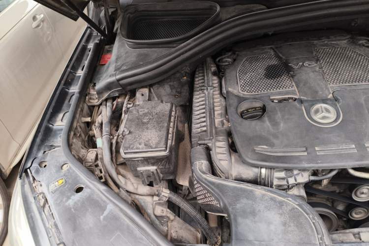 Used Mercedes-Benz M-Class 2012 ML 350 Luxury Edition Engine Bay Right