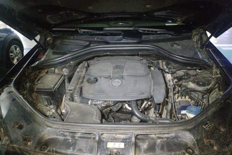 Used Mercedes-Benz M-Class 2012 ML 350 Sport Edition Engine Bay