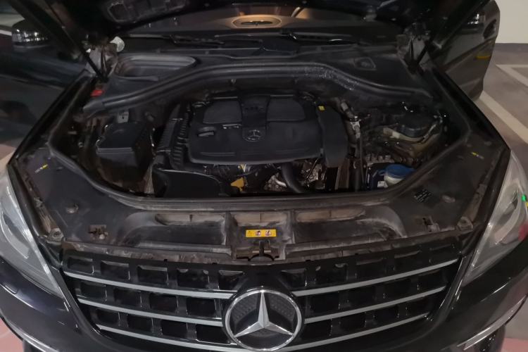 Used Mercedes-Benz M-Class 2012 ML 300 Engine Bay