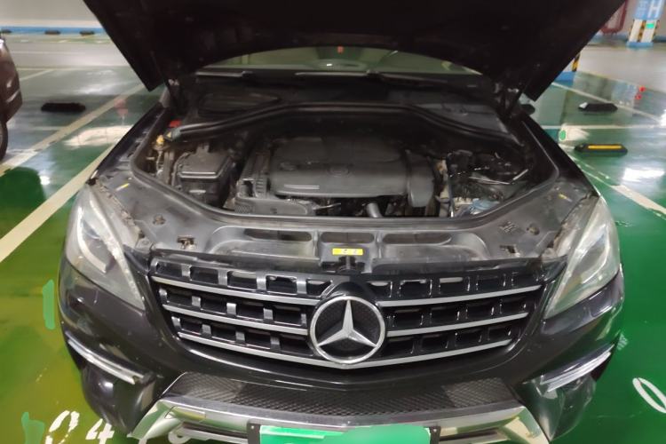Used Mercedes-Benz M-Class 2012 ML 300 Engine Bay