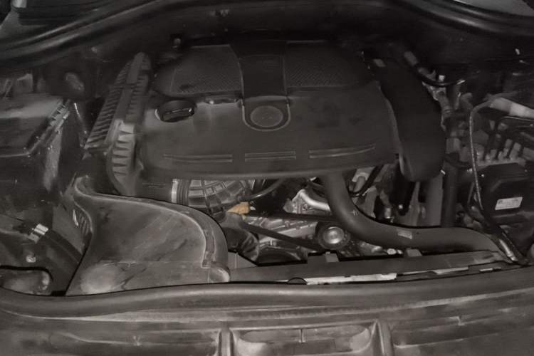 Used Mercedes-Benz M-Class 2012 ML 350 Sport Edition Engine Bay