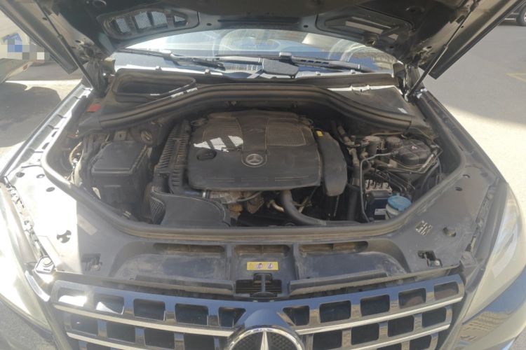 Used Mercedes-Benz M-Class 2012 ML 350 Luxury Edition Engine Bay