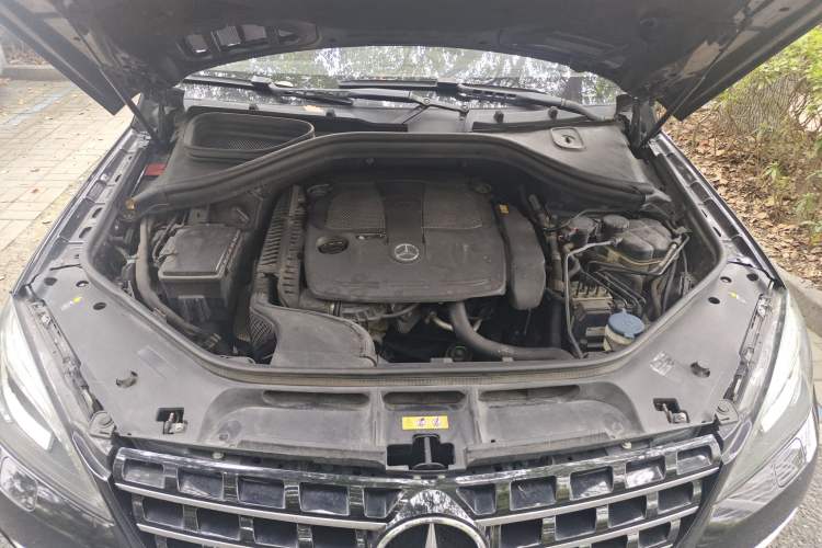 Used Mercedes-Benz M-Class 2012 ML 350 Sport Edition Engine Bay