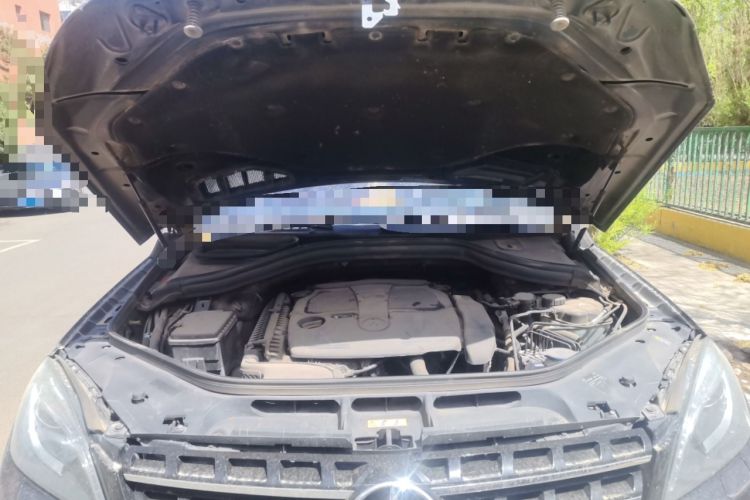 Used Mercedes-Benz M-Class 2012 ML 350 Luxury Edition Engine Bay