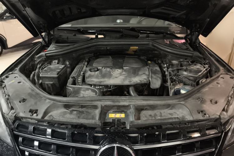 Used Mercedes-Benz M-Class 2012 ML 350 Sport Edition Engine Bay