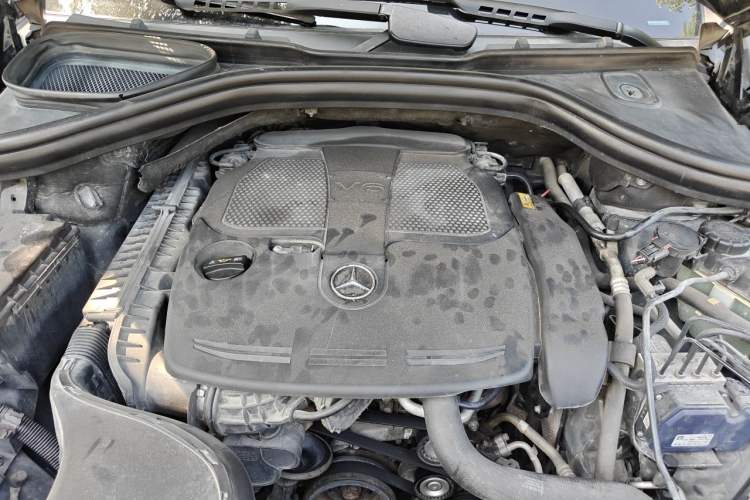 Used Mercedes-Benz M-Class 2012 ML 350 Sport Edition Engine Bay