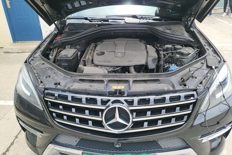Used Mercedes-Benz M-Class 2012 ML 350 Sport Edition Engine Bay
