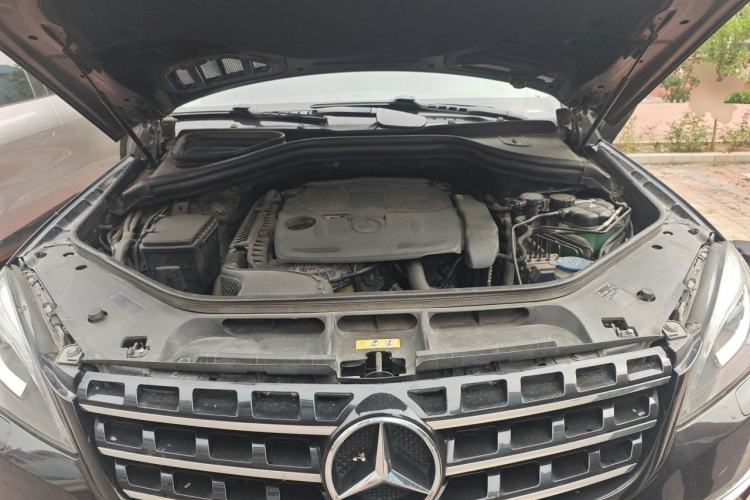 Used Mercedes-Benz M-Class 2012 ML 350 Sport Edition Engine Bay