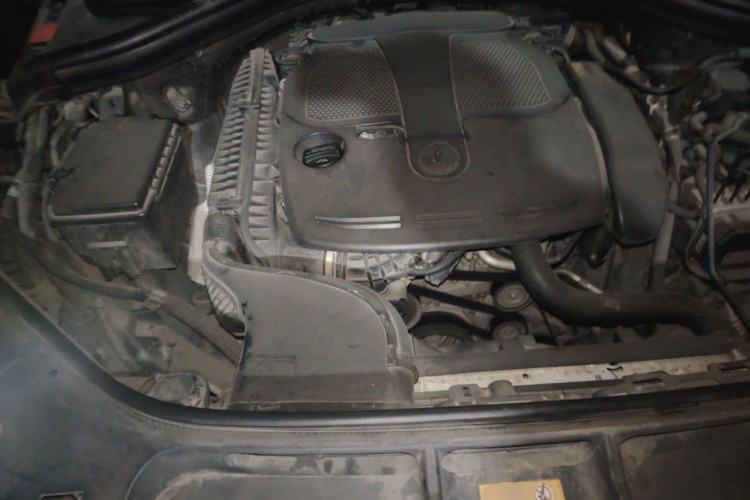 Used Mercedes-Benz M-Class 2012 ML 300 Engine Bay