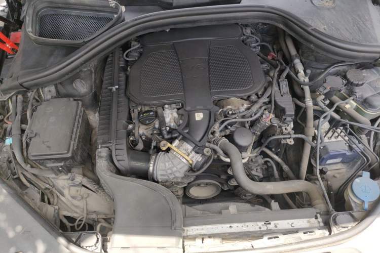Used Mercedes-Benz M-Class 2012 ML 350 Sport Edition Engine Bay