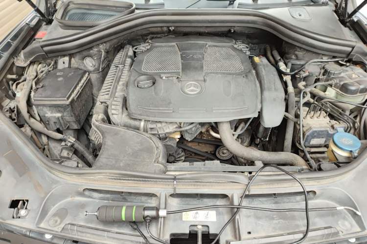 Used Mercedes-Benz M-Class 2012 ML 350 Luxury Edition Engine Bay