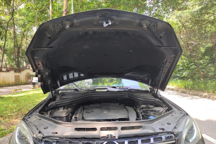 Used Mercedes-Benz M-Class 2012 ML 350 Sport Edition Engine Bay