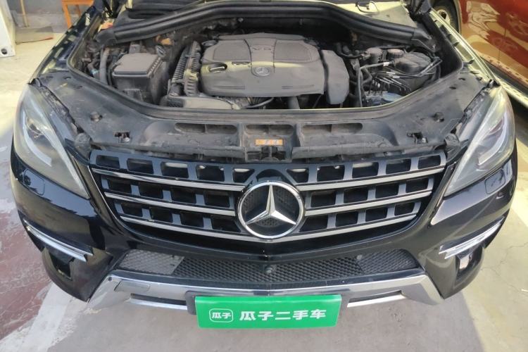 Used Mercedes-Benz M-Class 2012 ML 350 Luxury Edition Engine Bay