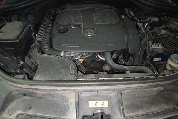 Used Mercedes-Benz M-Class 2012 ML 300 Engine Bay