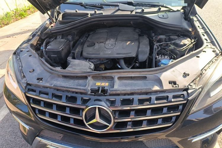 Used Mercedes-Benz M-Class 2012 ML 350 Luxury Edition Engine Bay