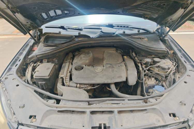 Used Mercedes-Benz M-Class 2012 ML 350 Sport Edition Engine Bay