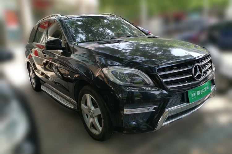 Used Mercedes-Benz M-Class 2012 ML 350 Luxury Edition Front Right 45 Deg