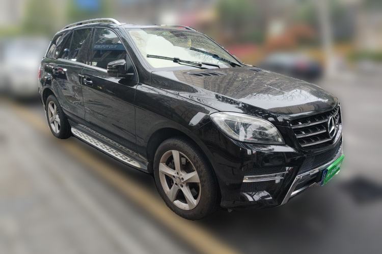 Used Mercedes-Benz M-Class 2012 ML 300 Front Right 45 Deg
