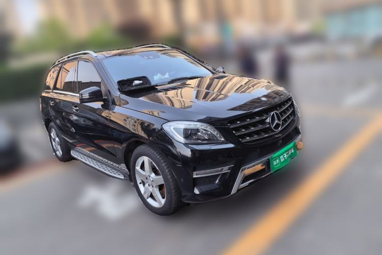 Used Mercedes-Benz M-Class 2012 ML 350 Luxury Edition Front Right 45 Deg