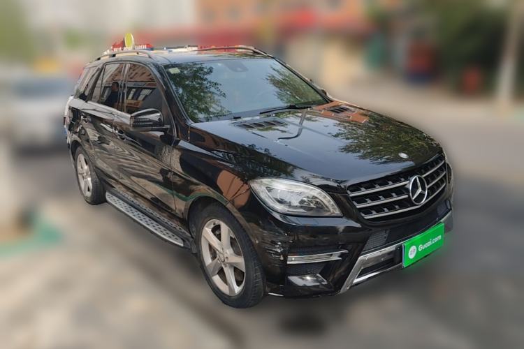 Used Mercedes-Benz M-Class  Front Right 45 Deg
